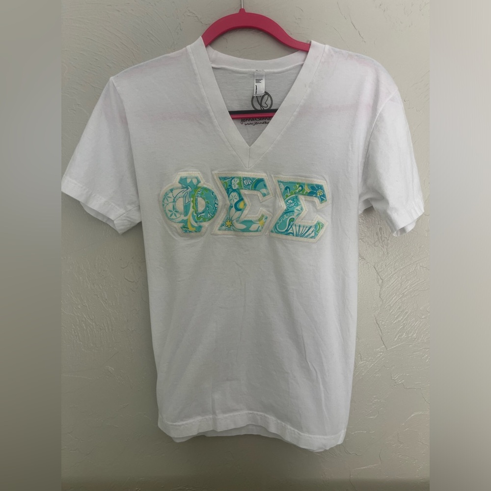 PHI SIGMA SIGMA stitched lettered v neck T-shirt